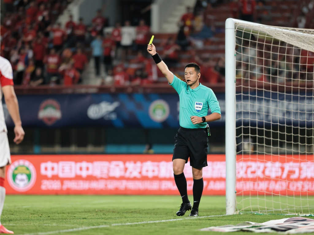 中超裁判新政实施,力促判罚公开透明 中超裁判新政实施,力促判罚公开透明